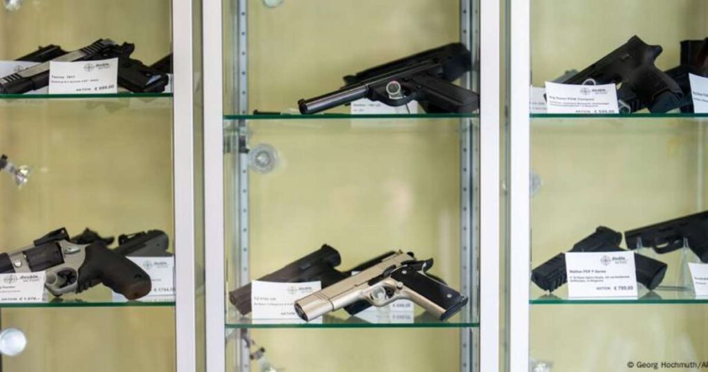 Áustria reforça regulamentação de armas após tragédia em escola