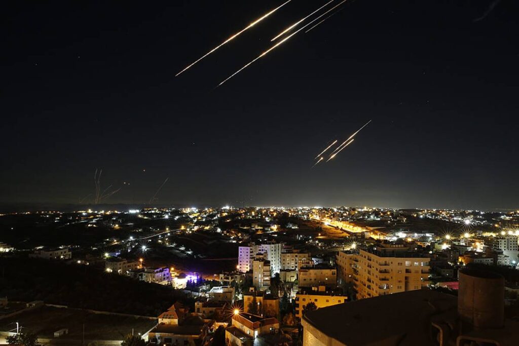 Conflito Israel x Irã: Escalada de Guerra e Mobilização de Tropas por Trump Após Ameaças