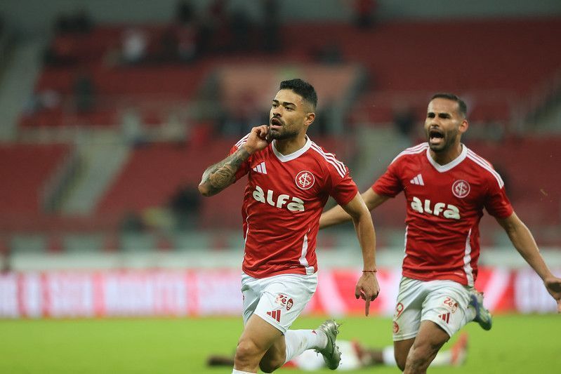 Internacional Vence Vitória com Gol Decisivo e Deixa a Zona de Rebaixamento Imagem do artigo