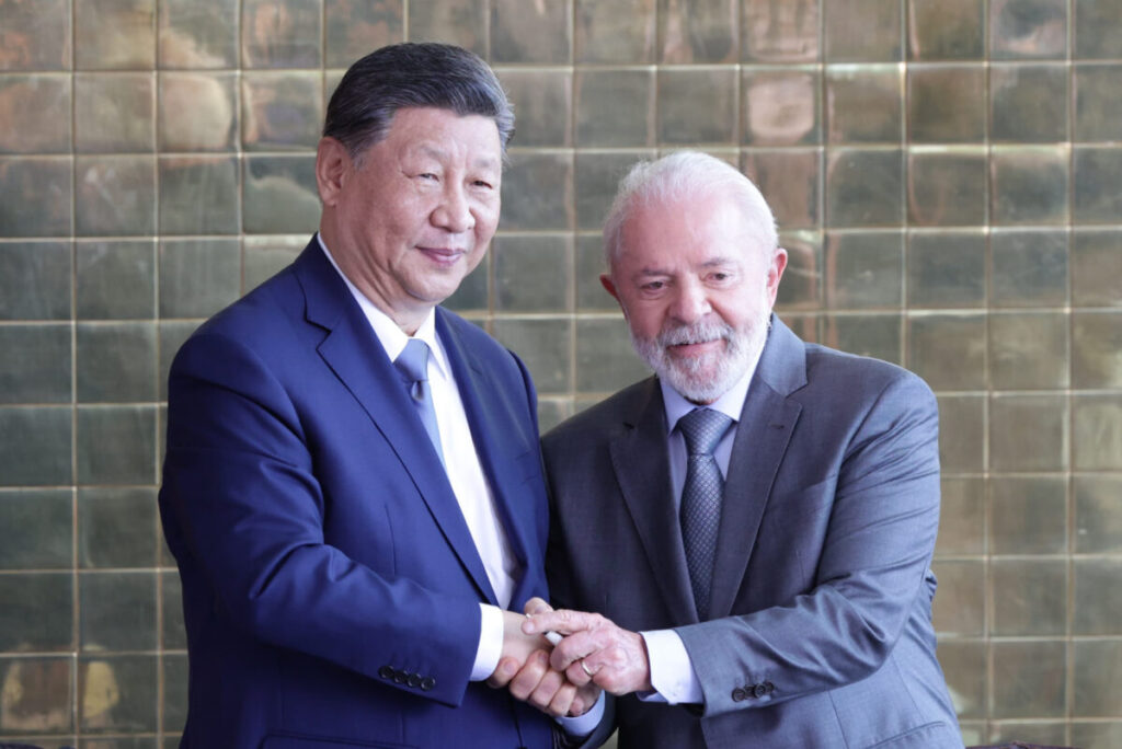 China Defende Brasil Contra Tarifas de Trump: Uma Intimidação Inaceitável Imagem do artigo