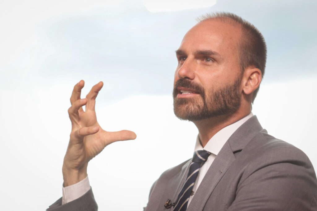 Agradecimentos a Trump: Eduardo Bolsonaro Reage à Taxação de 50% sobre Exportações Brasileiras Imagem do artigo