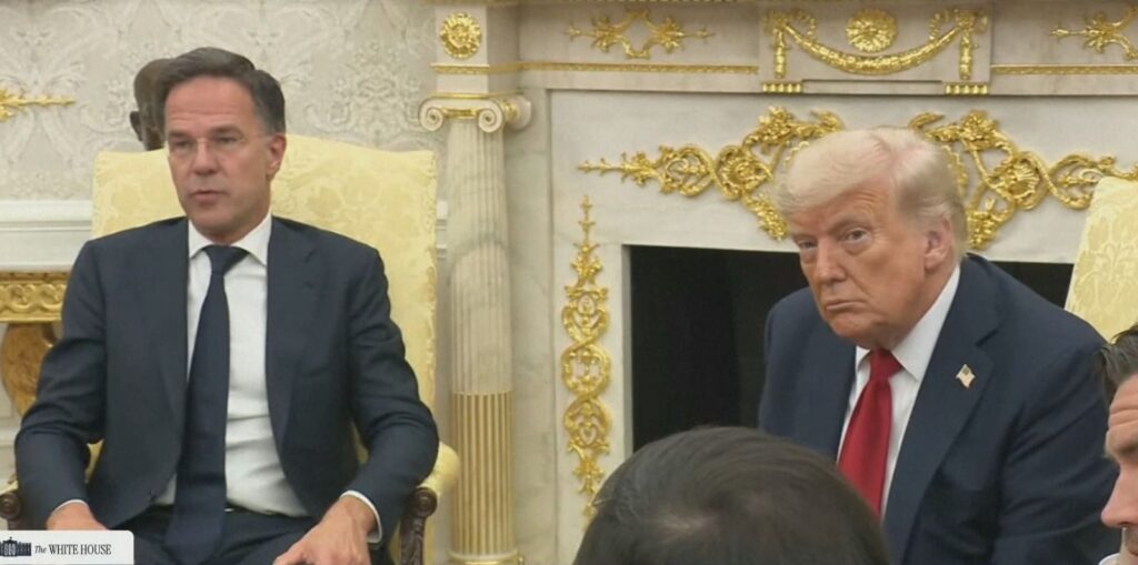 Trump Ameaça Impor Tarifas de 100% à Rússia se Cessar-Fogo Não Acontecer Imagem do artigo