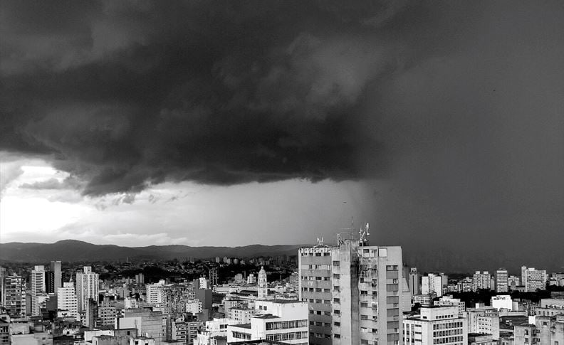 Frente Fria Avança e Provoca Chuva Forte e Ventos de até 70 km/h Imagem do artigo