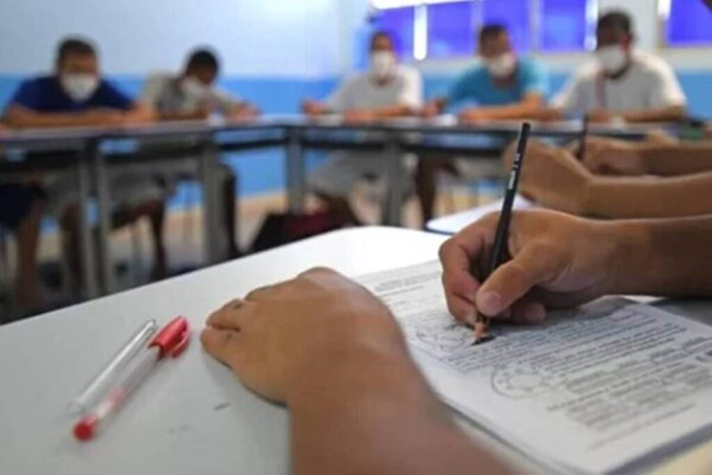 GDF Abre 10 Mil Vagas em Cursos Gratuitos para Concursos e Enem Imagem do artigo
