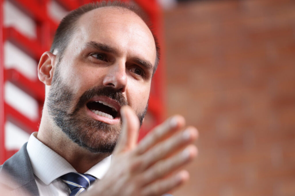 Eduardo Bolsonaro: De Cassação a Bloqueio Salarial em Foco Imagem do artigo