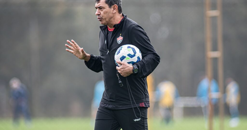 Fábio Carille Detalha Negociação Rápida com o Vitória e Apresenta Formação Ideal Imagem do artigo