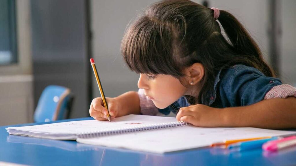 Suécia Reavalia Ensino: Menos Tecnologia e Mais Livros Físicos nas Escolas Imagem do artigo
