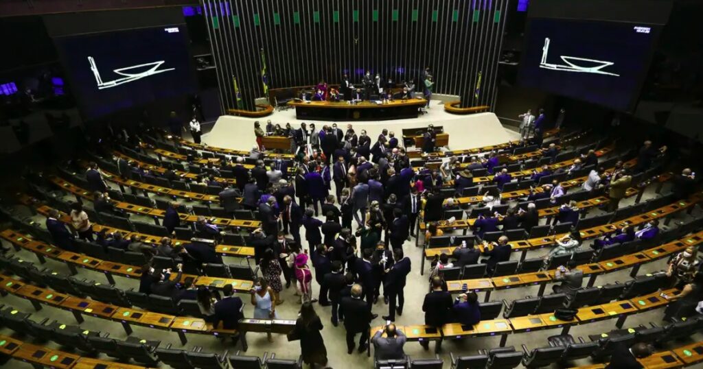 Câmara dos Deputados Reembolsou Mais de R$ 1 Milhão em Despesas Médicas de Parlamentares da Bahia Imagem do artigo