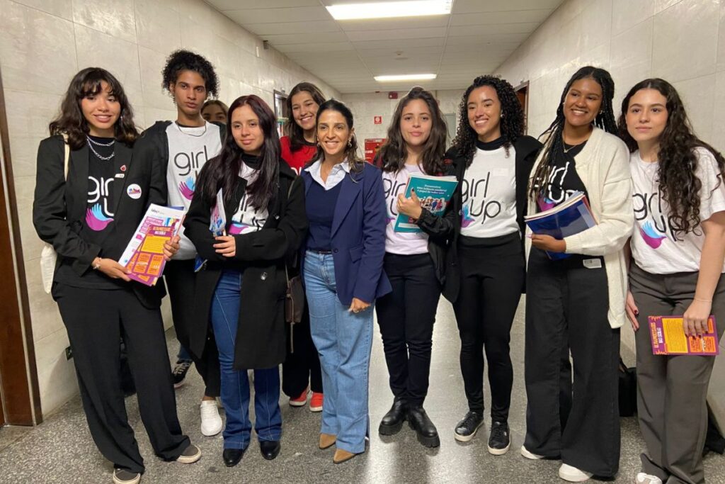 Jovens se Mobilizam na Câmara de SP para Proibir Ultraprocessados nas Escolas Imagem do artigo