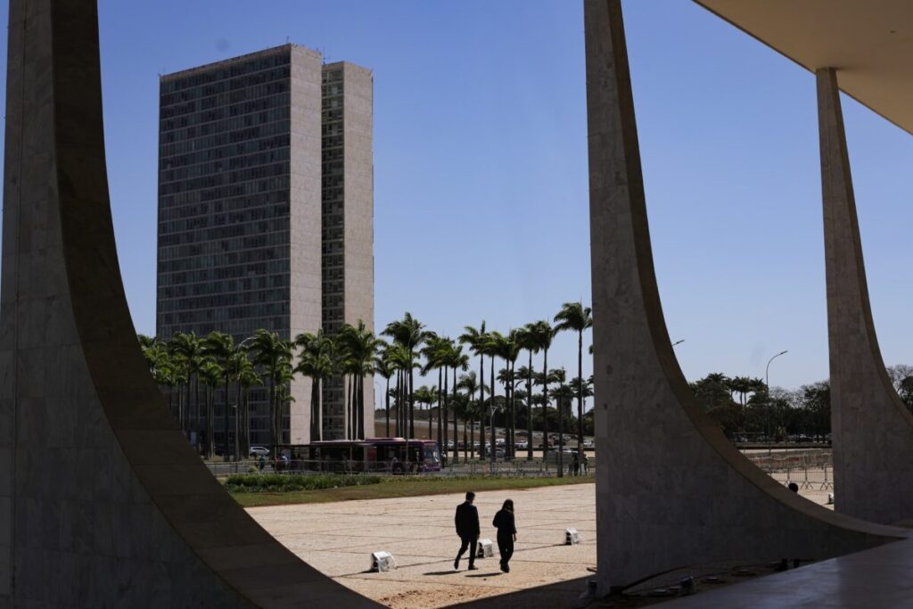 Estratégias para Gerenciar a Crise das Tarifas: O Que Fazer? Imagem do artigo