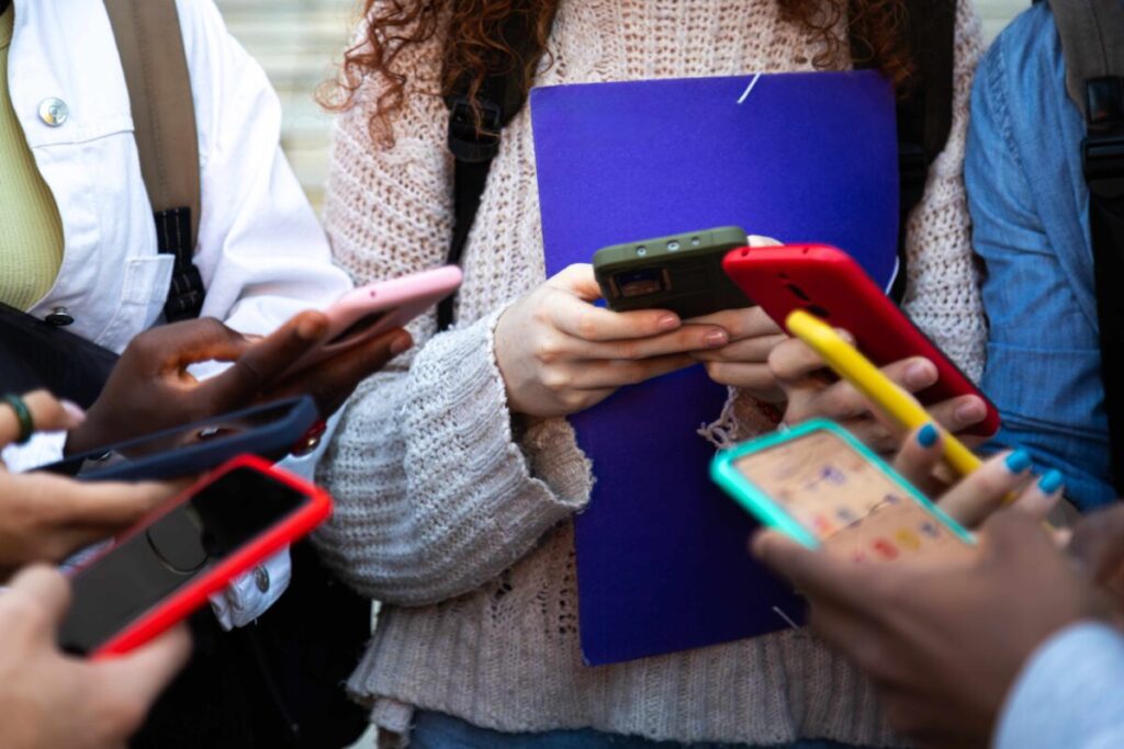 Celular Seguro: A Iniciativa do Governo Brasileiro para Proteger Vítimas de Roubo e Furto Imagem do artigo