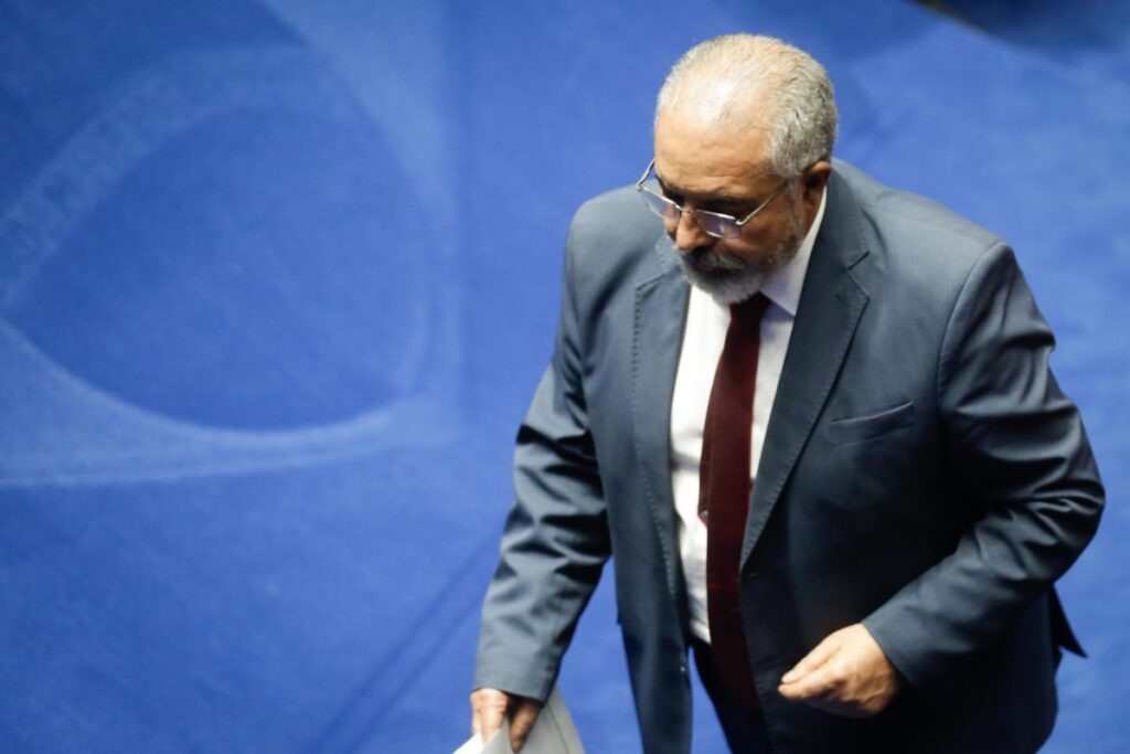 Senador do PT Investe R$ 74 Mil em Blogueiro Acusado de Associar Moraes ao PCC Imagem do artigo