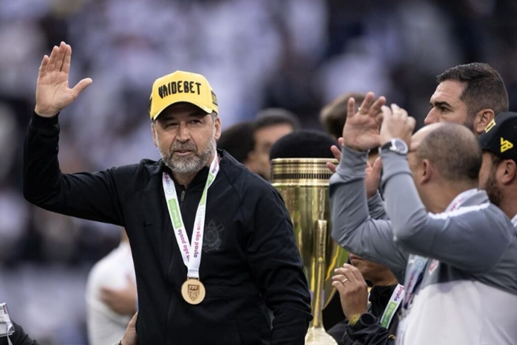 Corinthians: Associados Definem Futuro de Augusto Melo em Votação de Impeachment Imagem do artigo