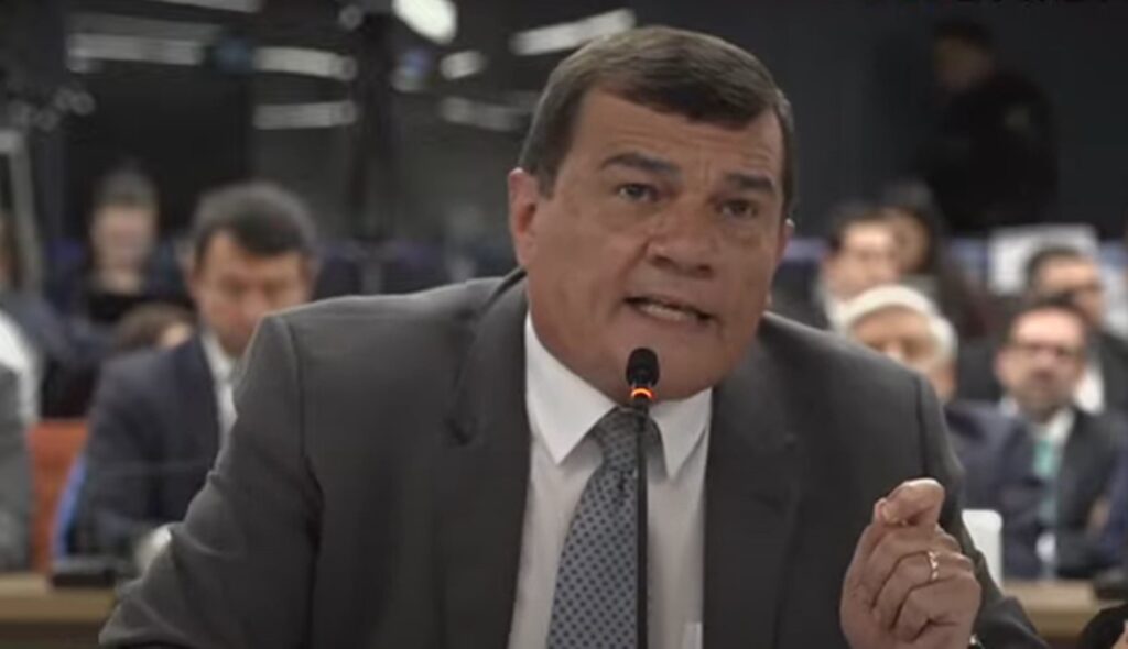 Ex-ministro da Defesa Receia Atitudes Impulsivas de Bolsonaro Imagem do artigo