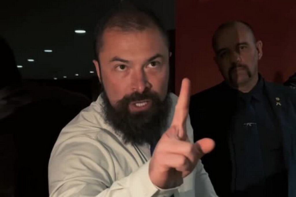 Polícia de SP Espera por Demissão de Paulo Bilynskyj Há 3 Anos Imagem do artigo