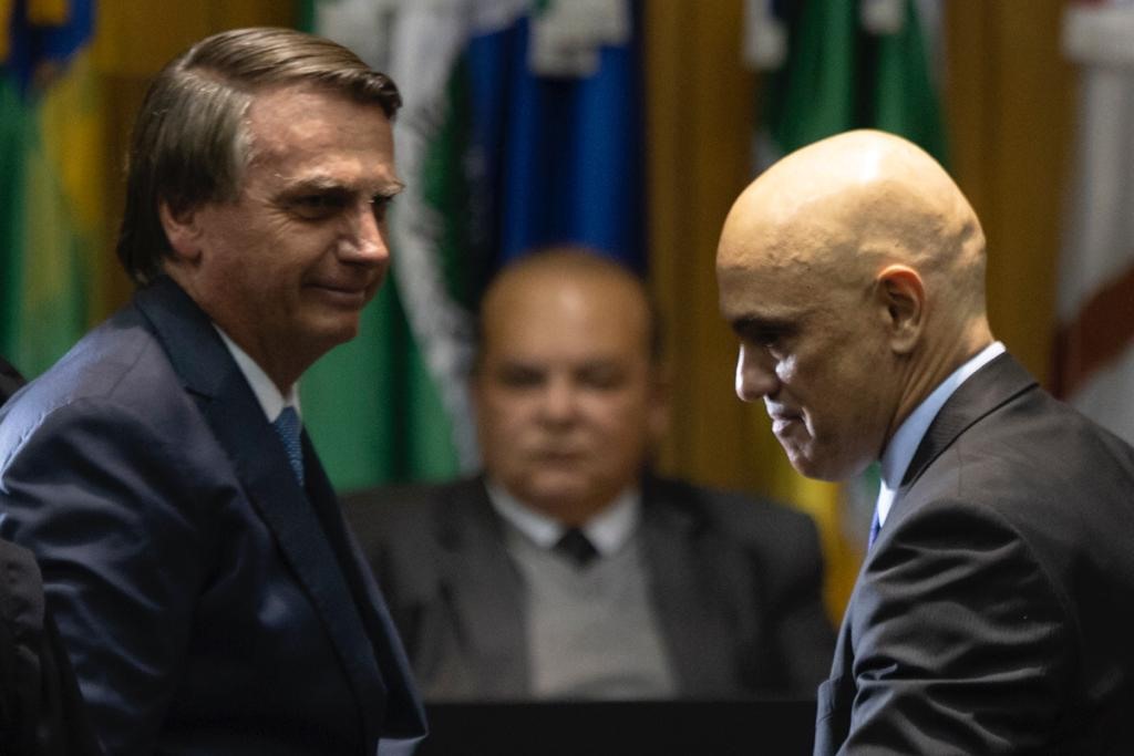 Bolsonaro e Alexandre de Moraes: Um Conflito Sem Fim Imagem do artigo