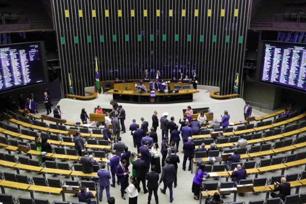 Reformas Necessárias, Mas Não Agora: Uma Análise Crítica Imagem do artigo