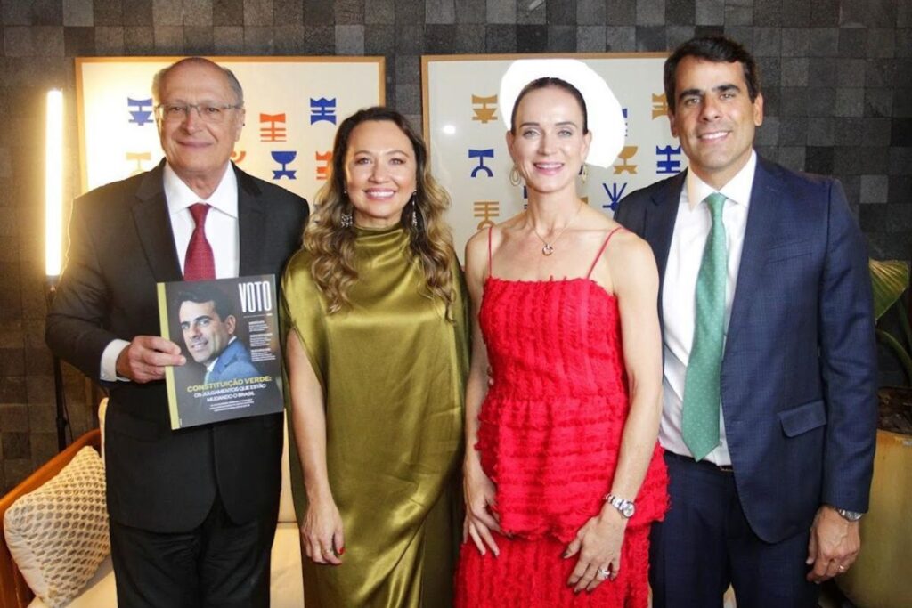 Rafael Carneiro Brilha na Capa da Revista VOTO e Abre Diálogo sobre Sustentabilidade Imagem do artigo