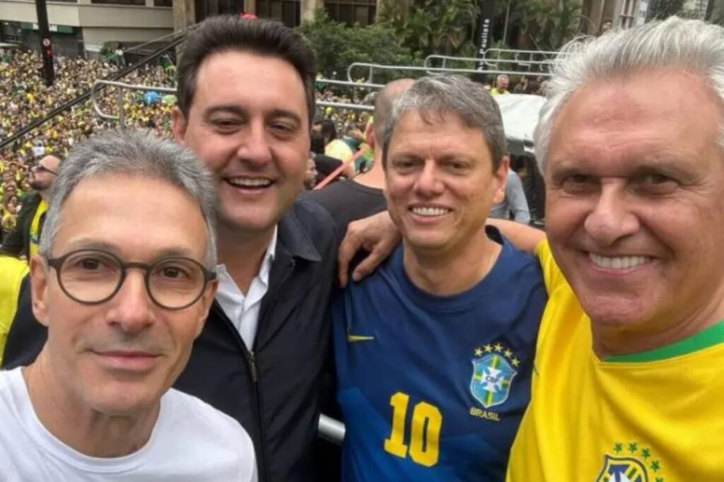 Carlos Bolsonaro Critica Governadores e Alfineta Potenciais Candidatos à Presidência Imagem do artigo