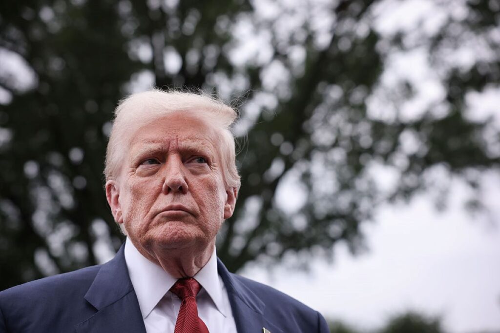 Trump elogia CEO da Intel, Lip-Bu Tan, após pedido de renúncia Imagem do artigo