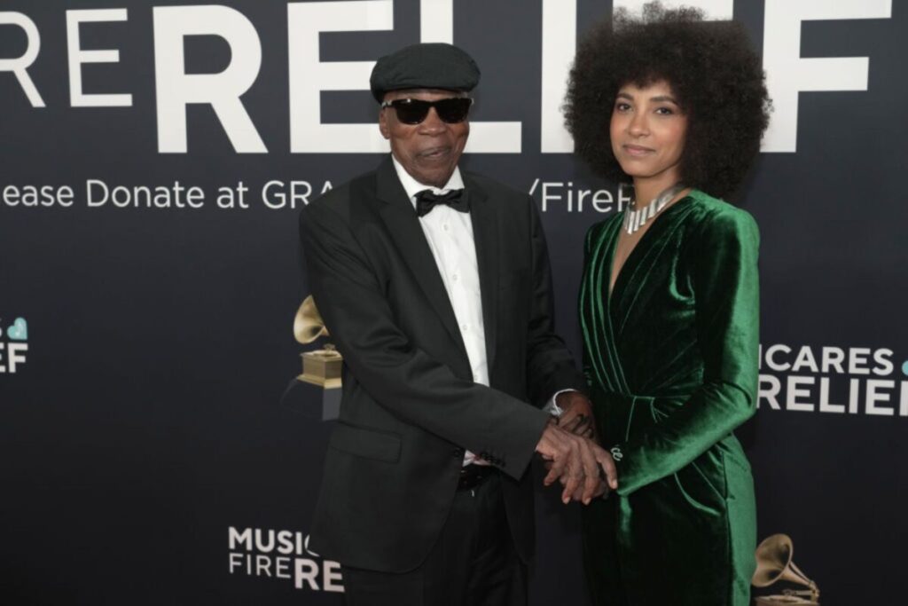 Esperanza Spalding Renova Clássico de Milton Nascimento em Show Imperdível Imagem do artigo