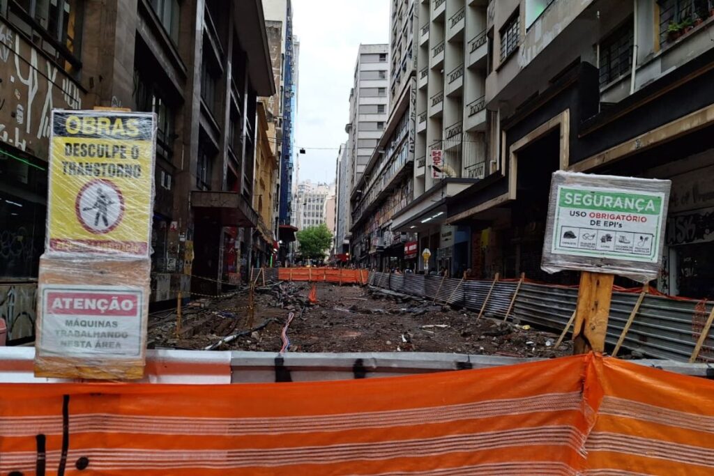 Obra do Calçadão na República Atrasa e Comerciantes Enfrentam Prejuízos Significativos Imagem do artigo
