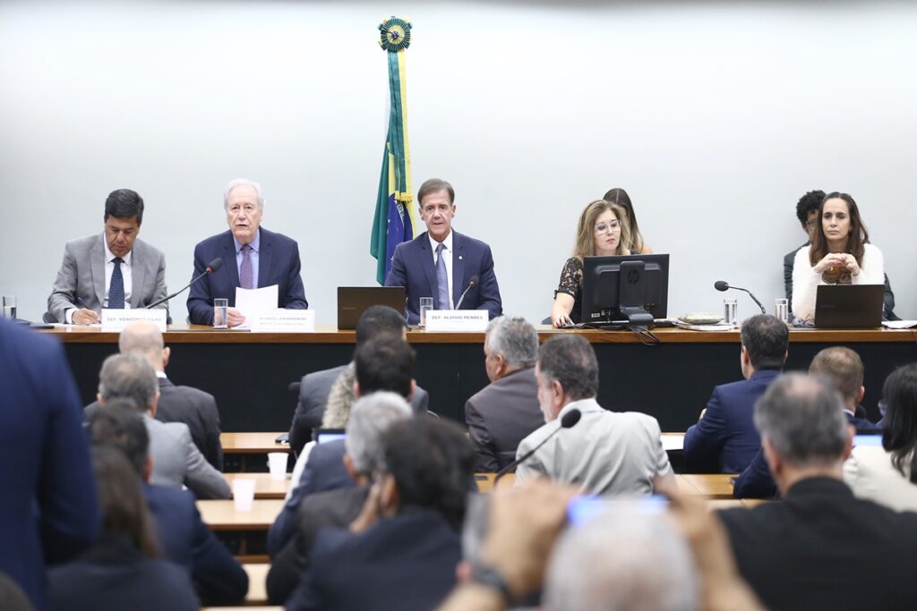 PEC da Segurança: Homenagem ao Ex-Delegado Ruy Ferraz Fontes e o Clamor por Justiça Imagem do artigo