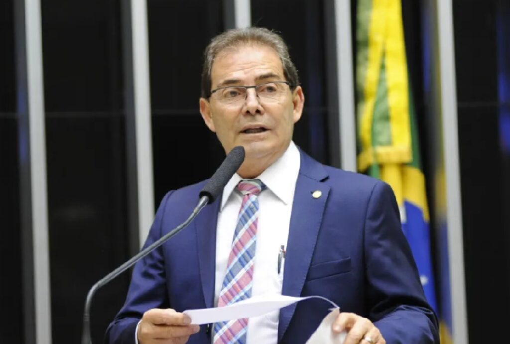 Anistia: Relator Chama Grupos do 8 de Janeiro de ‘Terroristas’ e Defende Moraes Imagem do artigo
