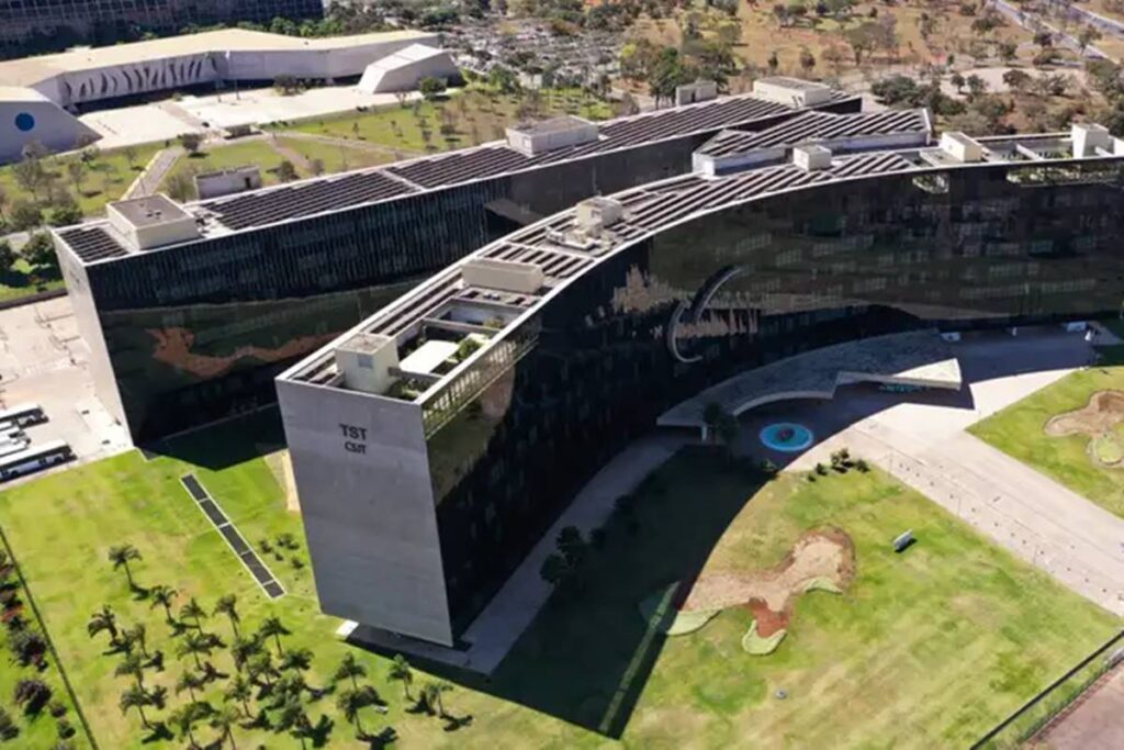 TST Mantém Contrato de R$ 8,6 Milhões para Serviços Diversos a Ministros Imagem do artigo