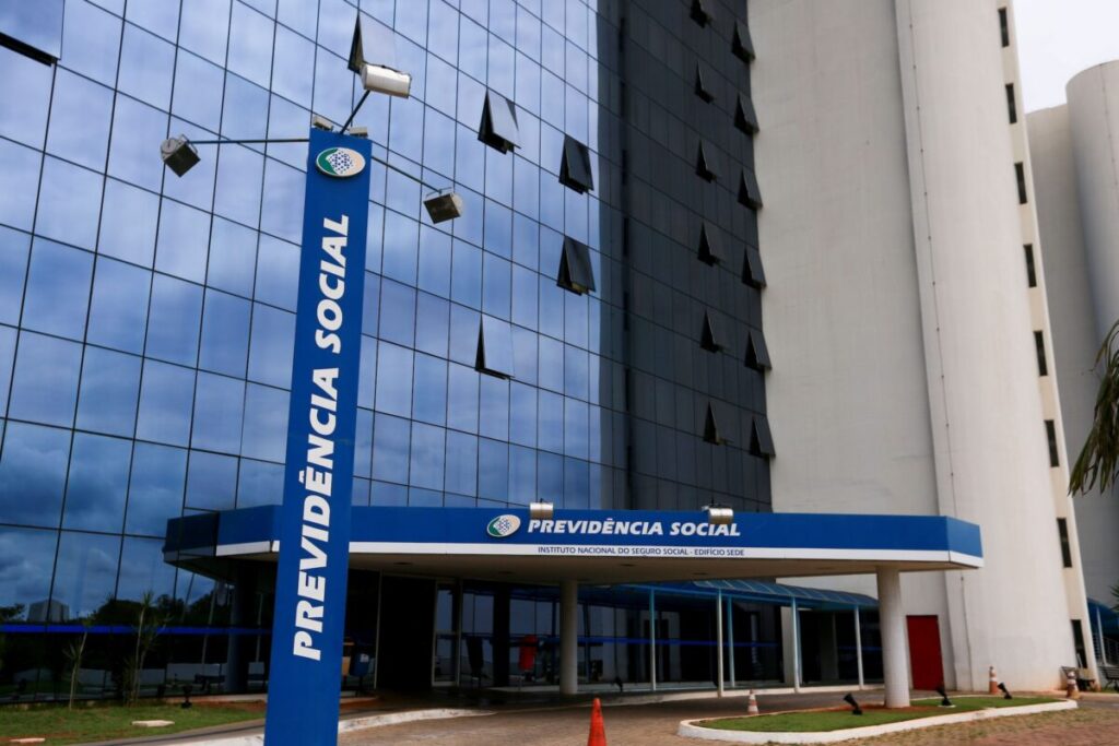 CGU Revela Agilidade Suspeita no Envio de Documentos ao INSS sobre Descontos Imagem do artigo