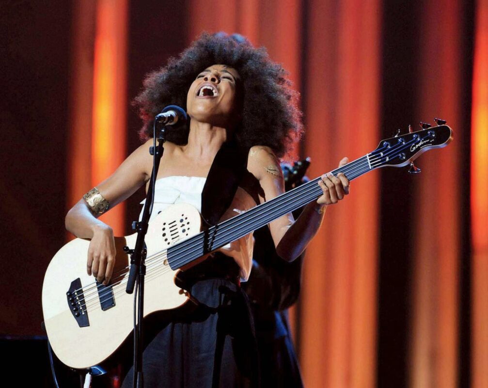 Improviso e Espiritualidade: O Show Transformador de Esperanza Spalding no DF Imagem do artigo