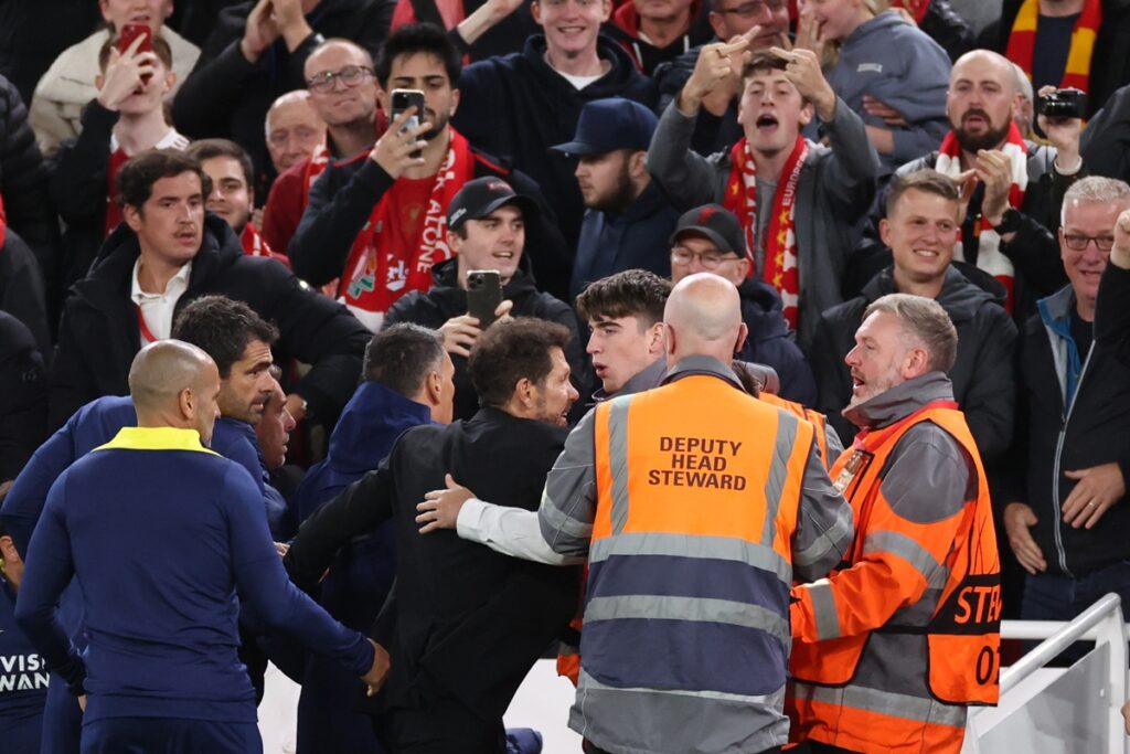 Torcedor que provocou Simeone é banido do futebol: Entenda o caso Imagem do artigo