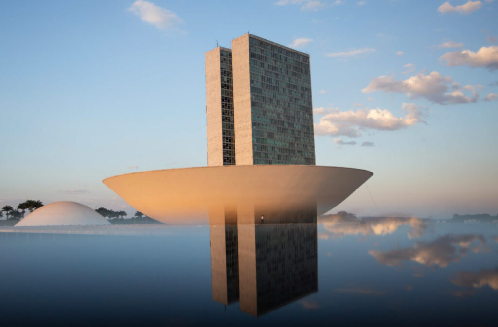 Sem Blindagem e Anistia: A Crise na Câmara dos Deputados Imagem do artigo