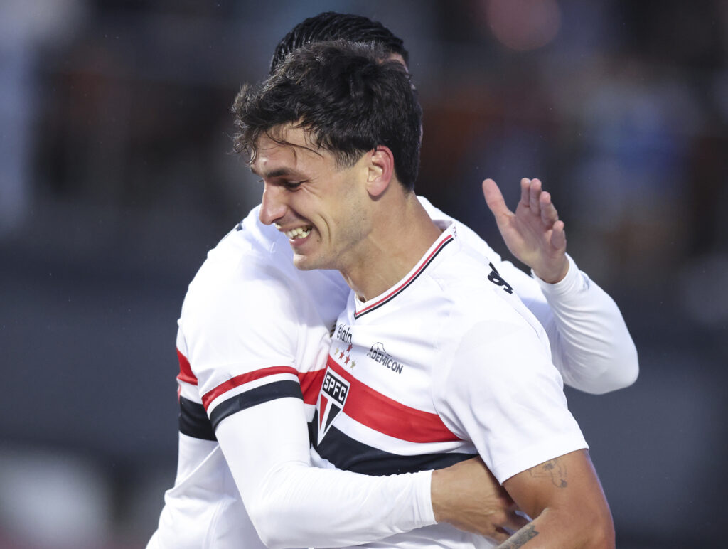 São Paulo Derrota Botafogo em Casa e Se Aproxima do G6 do Brasileirão Imagem do artigo