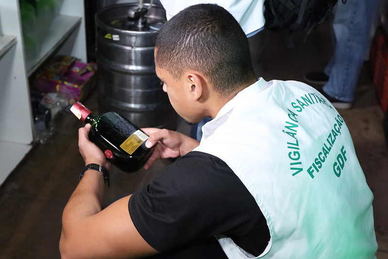 Operação da Vigilância Sanitária Descobre Laboratório Ilegal de Bebidas em Sobradinho dos Melos Imagem do artigo