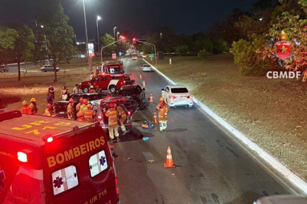Colisão com Três Carros na Asa Sul Deixa Duas Feridos Imagem do artigo