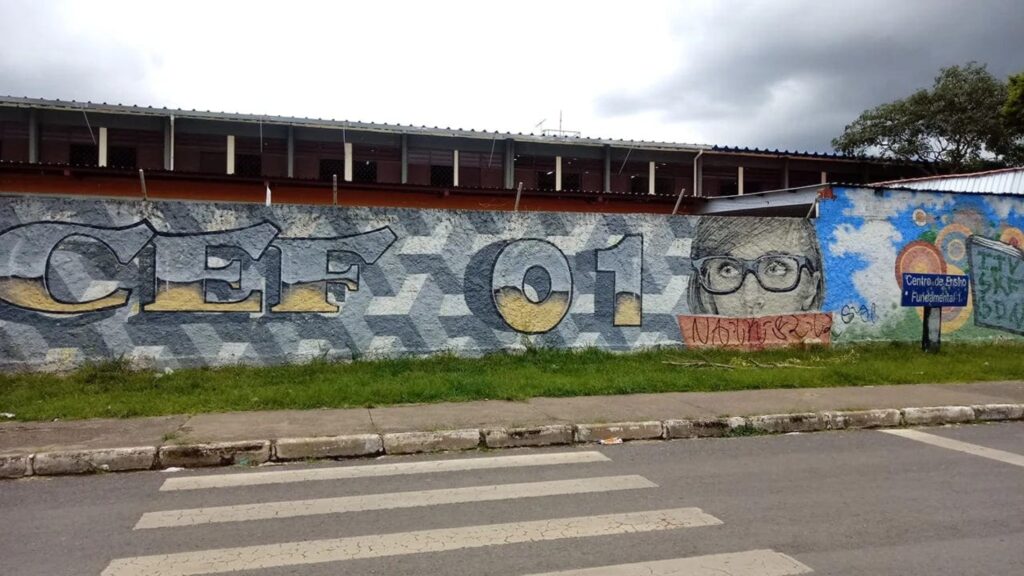 Aluno de 15 Anos Esfaqueado em Escola do Distrito Federal Durante Conflito Imagem do artigo