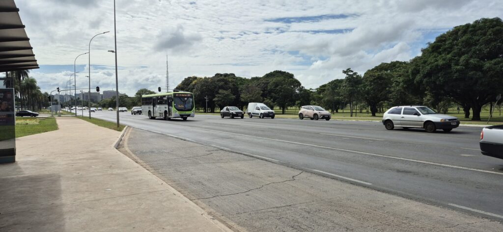 Licitação para Implantação de 500 Baias de Ônibus no DF: Investimento de R$ 49,1 Milhões Imagem do artigo