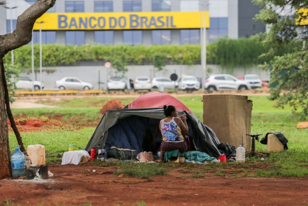 GDF Realiza Mapeamento de Moradores em Situação de Rua para Combater Falsificações GDF Realiza Mapeamento de Moradores em Situação de Rua para Combater Falsificações