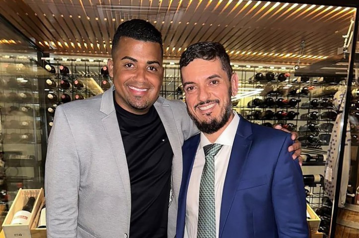Partidos Políticos: A Infiltração do Crime na Política Brasileira Partidos Políticos: A Infiltração do Crime na Política Brasileira