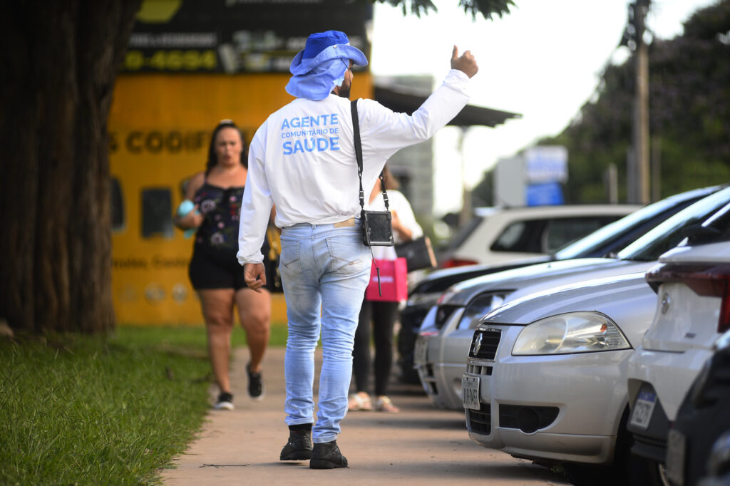 Agentes Comunitários de Saúde de Santa Maria e Gama Recebem Novos Uniformes para Melhor Identificação Agentes Comunitários de Saúde de Santa Maria e Gama Recebem Novos Uniformes para Melhor Identificaçã