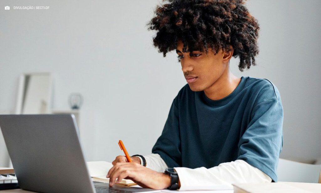 Aprova VP: Cursos Gratuitos de Tecnologia Transformam o Distrito Federal