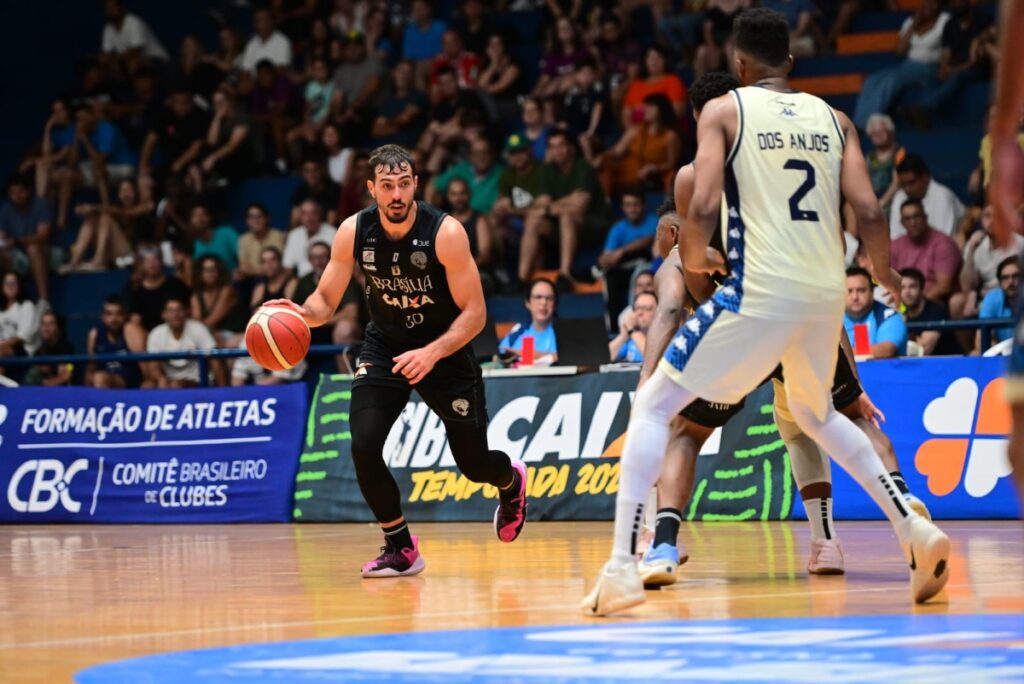 Brasília Basquete Dominante: Vitória Convincente Sobre o Rio Claro no NBB Brasília Basquete Dominante: Vitória Convincente Sobre o Rio Claro no NBB