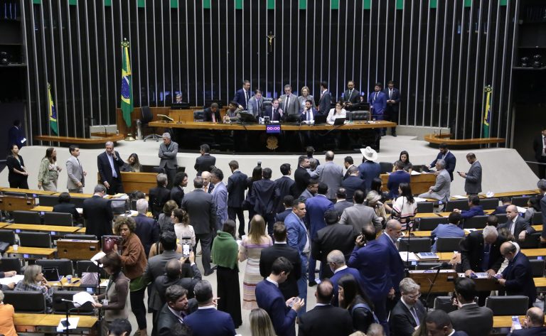 Câmara Aprova Política Nacional para Ampliar Acesso à Cultura nas Escolas Câmara Aprova Política Nacional para Ampliar Acesso à Cultura nas Escolas