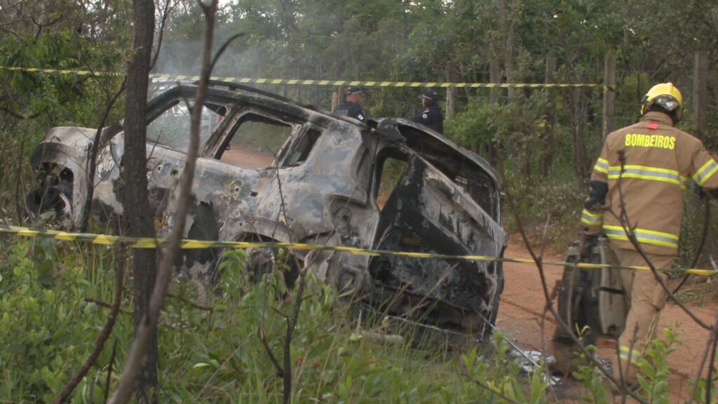 Corpo Encontrado Carbonizado em Carro na Estrutural, DF: Mistério a Ser Revelado Corpo Encontrado Carbonizado em Carro na Estrutural, DF: Mistério a Ser Revelado