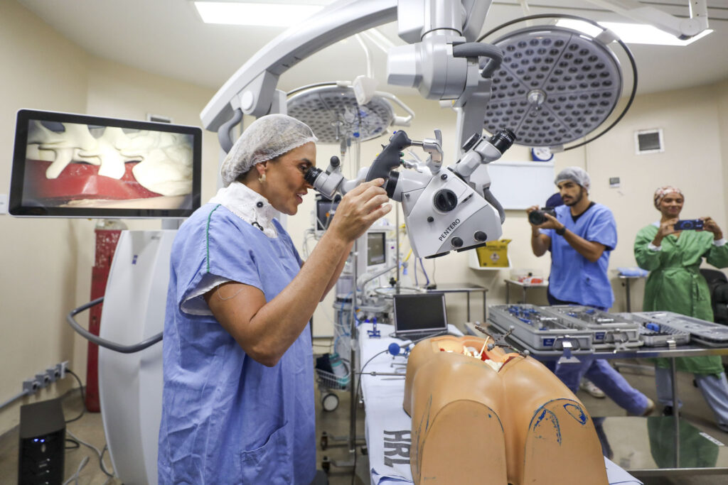 DF Introduz Cirurgias de Alta Precisão com Tecnologia Inédita de R$ 2,5 Milhões DF Introduz Cirurgias de Alta Precisão com Tecnologia Inédita de R$ 2,5 Milhões