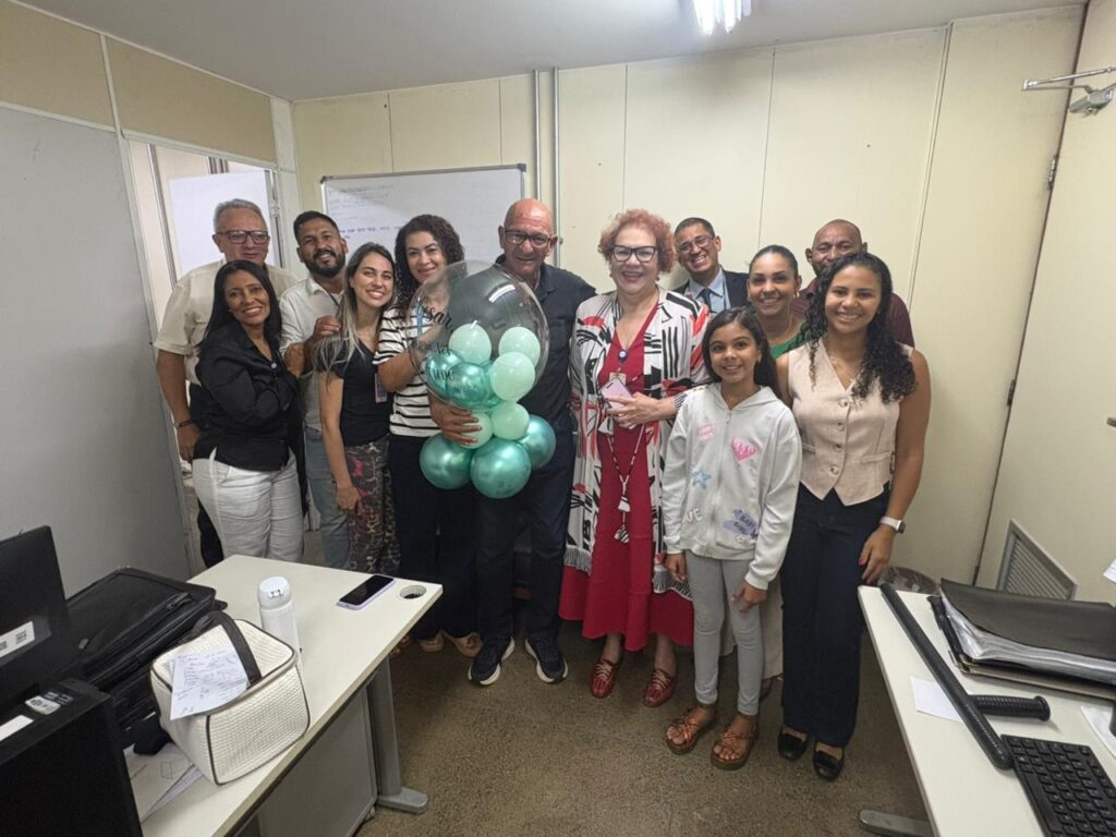 Hospital de Base se despede de servidor após 40 anos de dedicação Hospital de Base se despede de servidor após 40 anos de dedicação