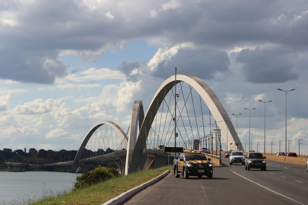Intervenções de Trânsito na Ponte JK para Corrida: Tudo que Você Precisa Saber Intervenções de Trânsito na Ponte JK para Corrida: Tudo que Você Precisa Saber
