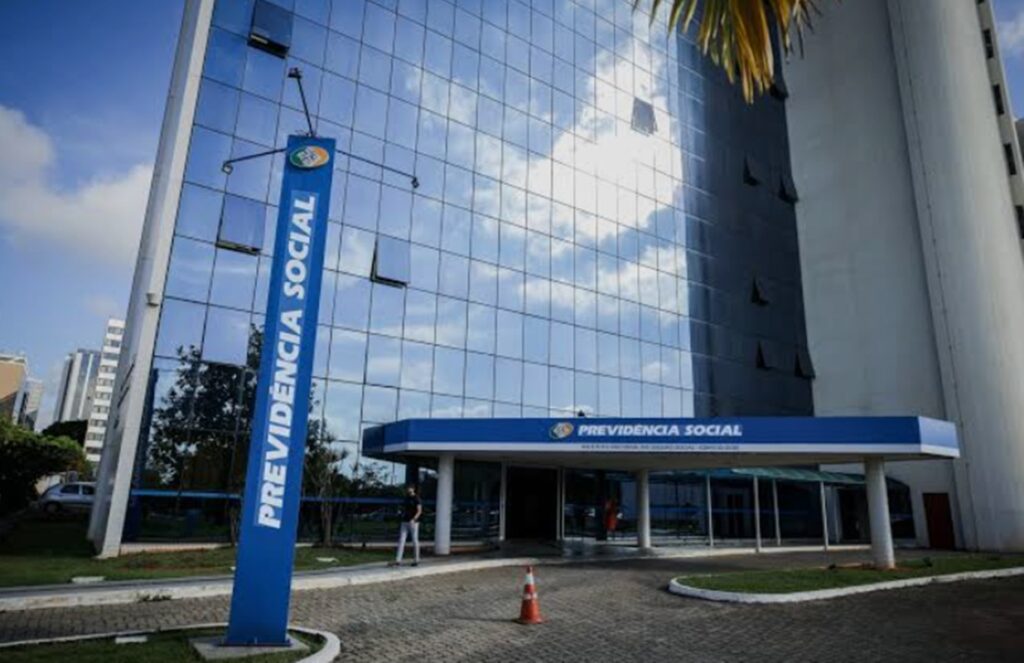 Movimentação Estrondosa: Conta de Zelador no DF Envolve R$ 600 Mil em um Mês Movimentação Estrondosa: Conta de Zelador no DF Envolve R$ 600 Mil em um Mês