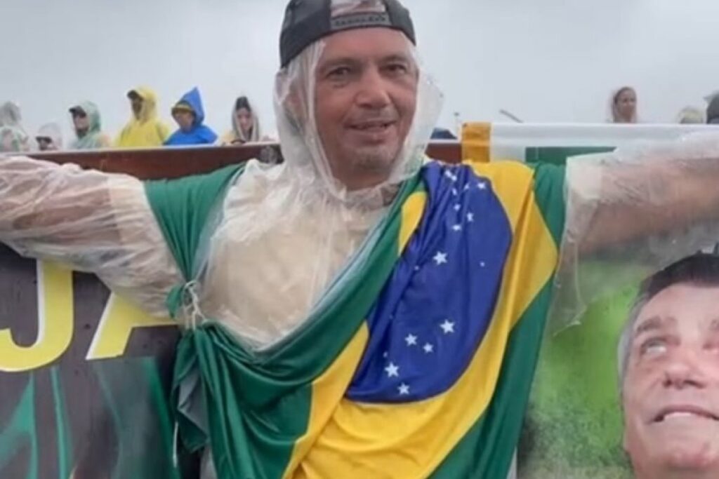 Protesto em Brasília: ‘Eu não vou embora’, afirma apoiador de Nikolas Ferreira Protesto em Brasília: 'Eu não vou embora', afirma apoiador de Nikolas Ferreira